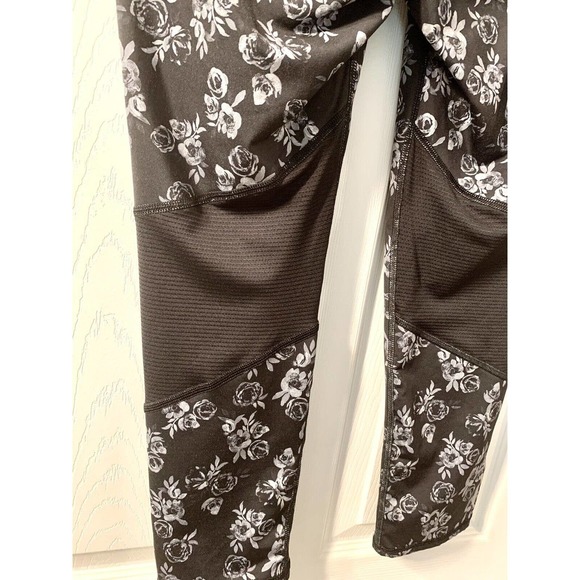 Old Navy Active Go Dry Women's Leggings Ditsy Floral Black Gray Capri Large - Picture 5 of 7